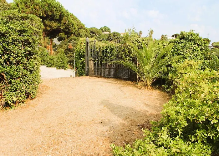 Private Cala Canyelles Апартаменты